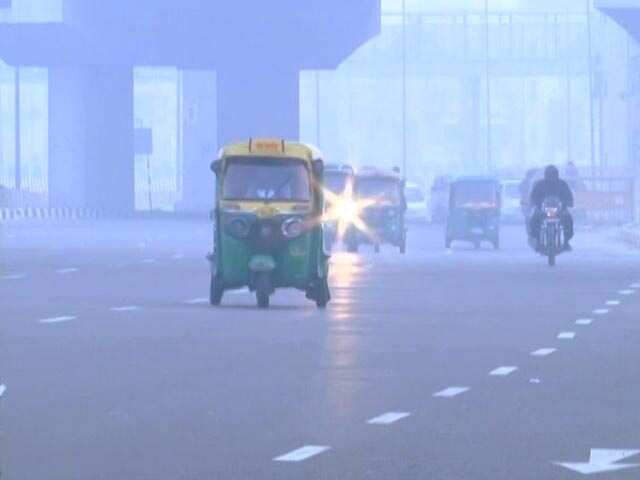 AQI In Delhi: दिल्ली में कोहरे का कहर वायु गुणवत्ता गंभीर श्रेणी में पहुंची