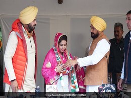 Bathinda MLA Quits AAP, Is Welcomed To Congress By Punjab Chief Minister Bathinda MLA Quits AAP, Is Welcomed To Congress By Punjab Chief Minister