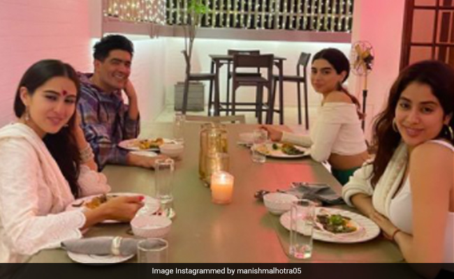 At Manish Malhotra's Diwali Dinner, The Table Was Set For Sara Ali Khan, Janhvi Kapoor And Khushi