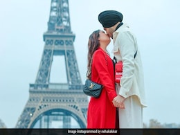 एफिल टावर के सामने रोमांटिक हुए Neha Kakkar और Rohanpreet, टोनी बोले- पिक्चर ऑफ द ईयर, देखें Pics एफिल टावर के सामने रोमांटिक हुए Neha Kakkar और Rohanpreet, टोनी बोले- पिक्चर ऑफ द ईयर, देखें Pics