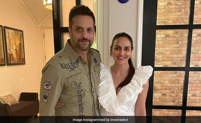 Fardeen Khan, Abhay Deol And Other Guests At Esha Deol's Birthday Party