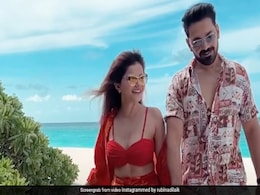 रुबीना दिलैक समंदर किनारे पति के साथ रोमांटिक वॉक पर निकलीं, केमिस्ट्री देख फैंस बोले- नजर ना लगे... रुबीना दिलैक समंदर किनारे पति के साथ रोमांटिक वॉक पर निकलीं, केमिस्ट्री देख फैंस बोले- नजर ना लगे...