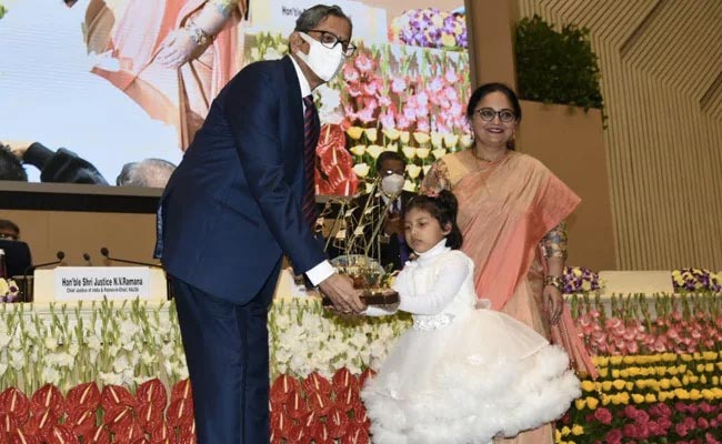 Children's Day: सीजेआई ने पंडित नेहरू को किया याद, बोले- ''बच्चों को मिलनी चाहिए कानूनी मदद''