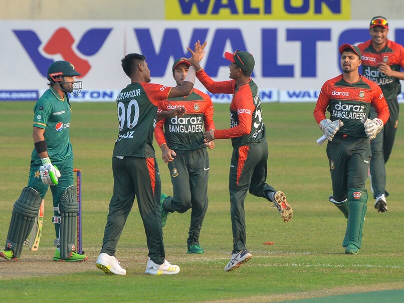 Bangladesh vs Pakistan 1st T20I Live Updates: Pakistan Suffer Top-Order Collapse In Chase Of 128 vs Bangladesh dvuc1nfo ban pak