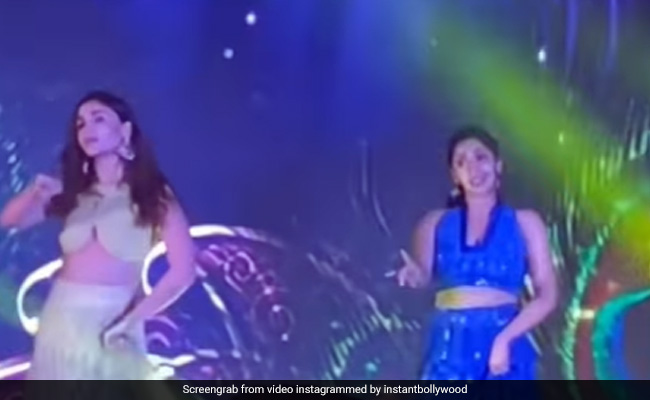 Trending: Alia Bhatt Dancing To <I>Chhalka Chhalka Re</i> At Anushka Ranjan Kapoor's <I>Sangeet</i>