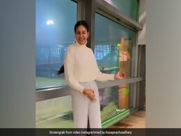 Sapna Choudhary Video: सपना चौधरी ने एयरपोर्ट पर ही शुरू कर दिया डांस, मॉडर्न ड्रेस में खूब झूमीं देसी क्वीन Sapna Choudhary Video: सपना चौधरी ने एयरपोर्ट पर ही शुरू कर दिया डांस, मॉडर्न ड्रेस में खूब झूमीं देसी क्वीन