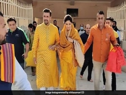 पोर्नोग्राफी केस के बाद राज कुंद्रा और शिल्पा शेट्टी हाथों में हाथ डाले पहली बार पब्लिक प्लेस पर हुए स्पॉट, देखें तस्वीरें पोर्नोग्राफी केस के बाद राज कुंद्रा और शिल्पा शेट्टी हाथों में हाथ डाले पहली बार पब्लिक प्लेस पर हुए स्पॉट, देखें तस्वीरें