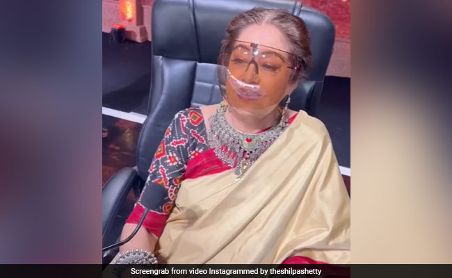 Kirron Kher, Battling Cancer, Returns To <i>India's Got Talent</i> Set As A Judge