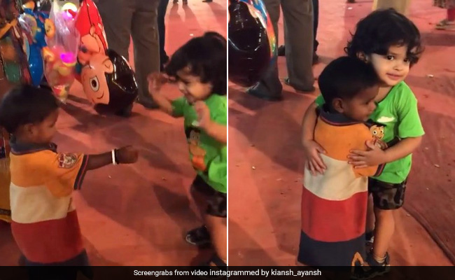 बेघर बच्चे ने दूसरे बच्चे को गले लगाकर जीता लोगों का दिल, सोशल मीडिया पर वायरल हुआ वीडियो