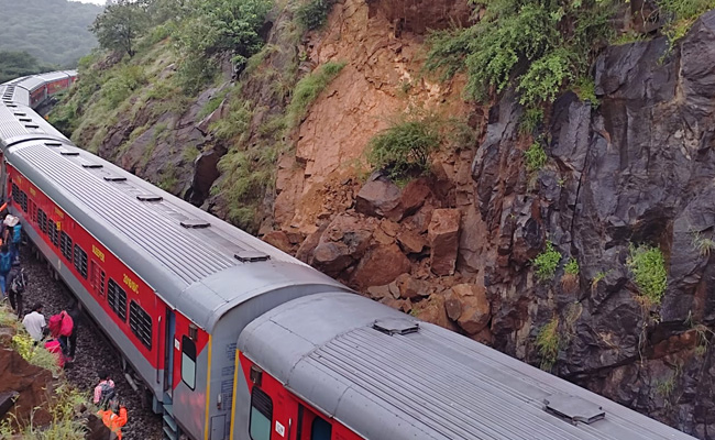 Kannur-Yeshwantpur Express Derails In Tamil Nadu After Rockslide