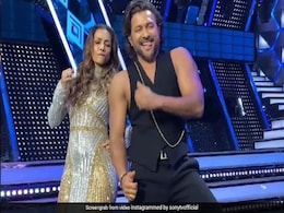 मलाइका अरोड़ा ने टेरेंस लुईस संग अंग्रेजी गाने पर डांस कर बढ़ाया स्टेज का पारा, वायरल हुआ Video मलाइका अरोड़ा ने टेरेंस लुईस संग अंग्रेजी गाने पर डांस कर बढ़ाया स्टेज का पारा, वायरल हुआ Video
