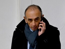 France Presidential Hopeful Shows Finger To Critic As Campaign Sees Slump