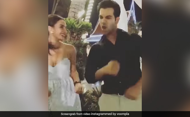 राजकुमार राव और पत्रलेखा ने बिग बी के गाने ‘जुम्मा चुम्मा दे दे' पर किया धमाकेदार डांस, देखें Video
