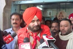 "If Captain Saw 'Thefts', Why Didn't He Act? He's A Coward": Navjot Sidhu "If Captain Saw 'Thefts', Why Didn't He Act? He's A Coward": Navjot Sidhu