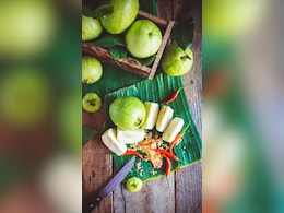 अपनी स्किन केयर रूटीन में ऐसे करें अमरूद को इस्तेमाल, फायदे देख हो जाएंगे सरप्राइज अपनी स्किन केयर रूटीन में ऐसे करें अमरूद को इस्तेमाल, फायदे देख हो जाएंगे सरप्राइज