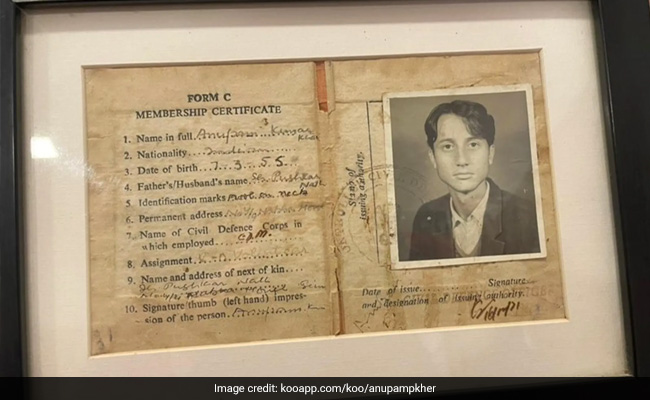 NCC के दिनों को याद कर इमोशनल हुए एक्टर, शेयर किया 50 साल पुराना पहचान पत्र, 15% ही लोग ही पहचान पाए...