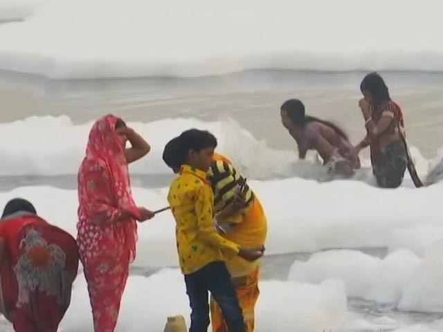 Watch: Chhath Puja Devotees Frolic In Toxic, White Foam In Yamuna