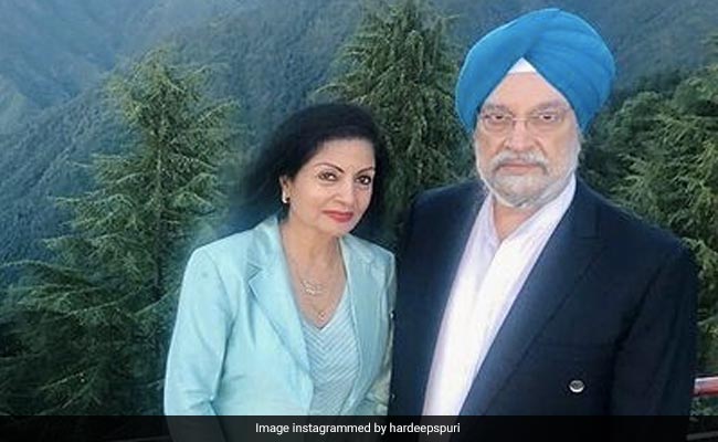 "<i>Jab</i> We Met Again": Union Minister Shares Photos With Wife From Mussoorie