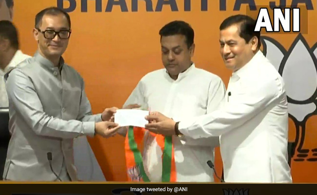 मणिपुर कांग्रेस के दो विधायक राजकुमार इमो सिंह और यान्थोंग हौकीप हुए बीजेपी में शामिल