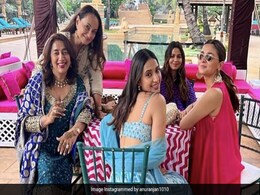 New Pic: How Alia Bhatt, Mom Soni And Sister Lit Up Anushka Ranjan's Wedding New Pic: How Alia Bhatt, Mom Soni And Sister Lit Up Anushka Ranjan's Wedding