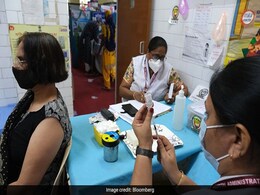 मध्यप्रदेश में कोविड-19 टीकाकरण महाभियान में 15.79 लाख से अधिक खुराकें दी गई मध्यप्रदेश में कोविड-19 टीकाकरण महाभियान में 15.79 लाख से अधिक खुराकें दी गई