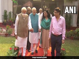 एलके आडवाणी को जन्मदिन की बधाई देने घर पहुंचे पीएम मोदी, कहा- राष्ट्र उनका कर्जदार रहेगा एलके आडवाणी को जन्मदिन की बधाई देने घर पहुंचे पीएम मोदी, कहा- राष्ट्र उनका कर्जदार रहेगा