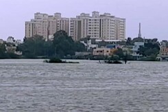 Rain Red Alert Withdrawn For Chennai, Flight Arrivals Resume Rain Red Alert Withdrawn For Chennai, Flight Arrivals Resume