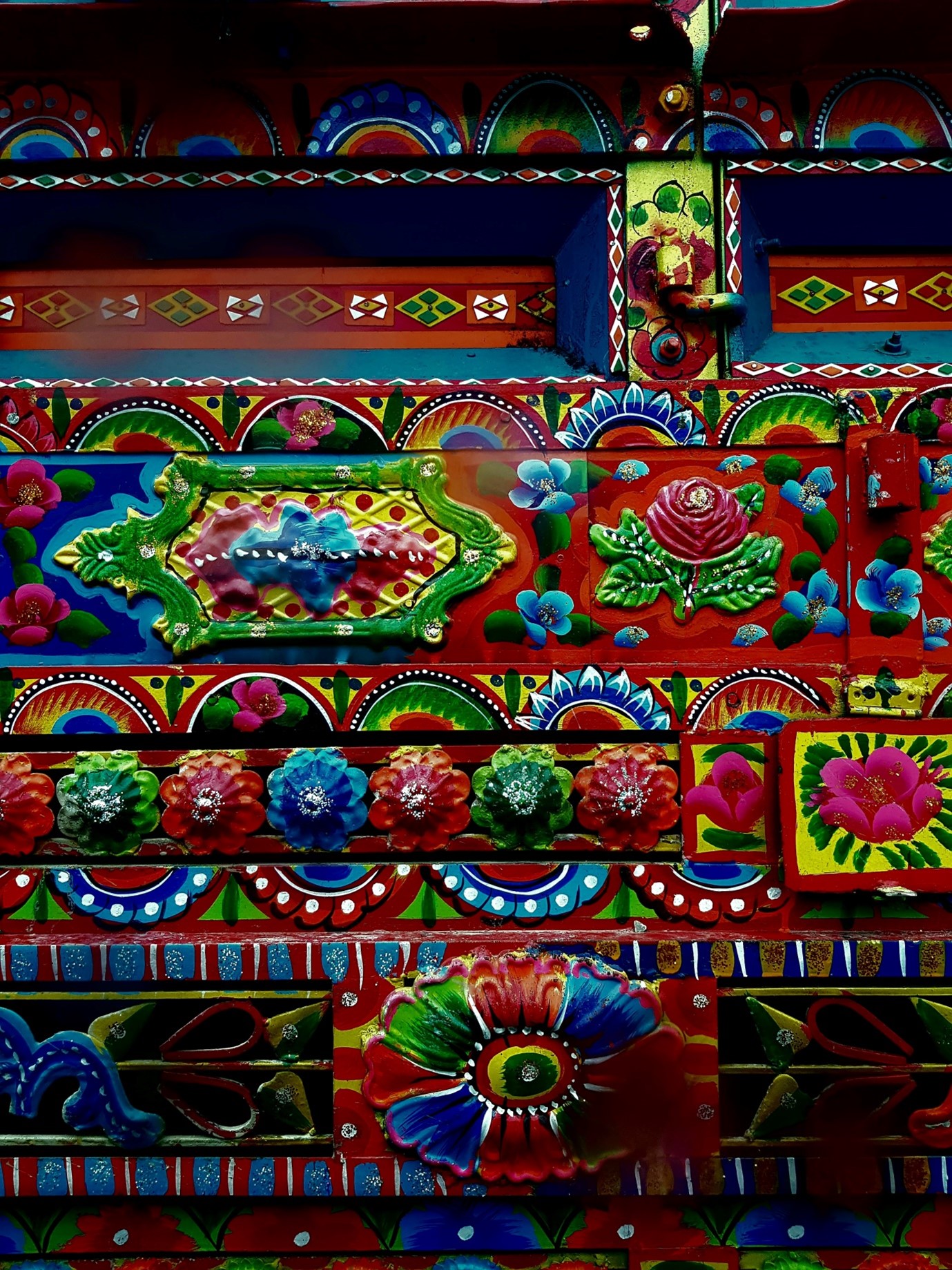 Horn Please: The Trippy Psychedelic World Of Truck Art