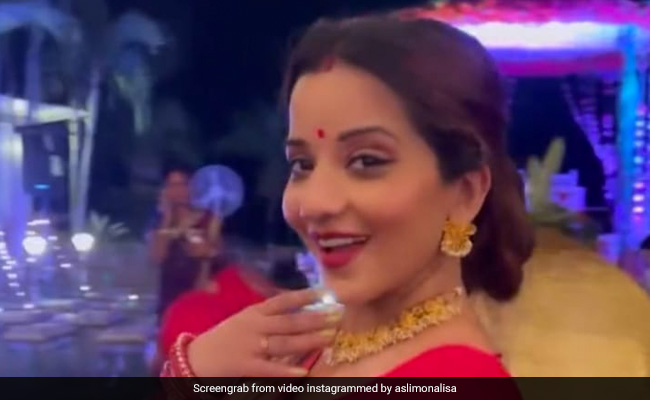 मोनालिसा ने 'Bairi Piya' सॉन्ग पर दिए जबरदस्त एक्सप्रेशन, देख दीवाने हुए फैन्स...देखें Video