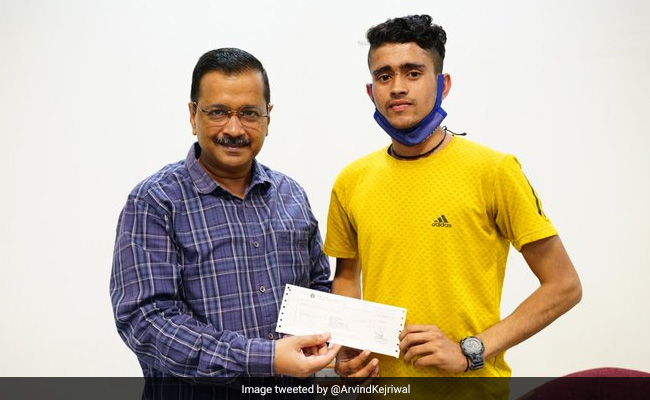 Delhi Chief Minister's Rs 3 Lakh Aid For Rickshaw Puller's Athlete Son