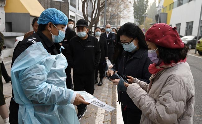 Beijing Seals Mall, Housing Compounds After "Sudden" Covid Outbreak