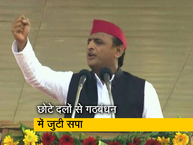 समाजवादी लोग सबको जोड़कर एक शानदार और खूबसूरत गुलदस्ता बनाना चाहते हैं: अखिलेश यादव