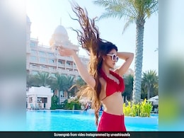 Urvashi Rautela Video: उर्वशी रौतेला पूल किनारे ग्लैमरस अंदाज में आईं नजर, खुद को बताया 'जलपरी' Urvashi Rautela Video: उर्वशी रौतेला पूल किनारे ग्लैमरस अंदाज में आईं नजर, खुद को बताया 'जलपरी'