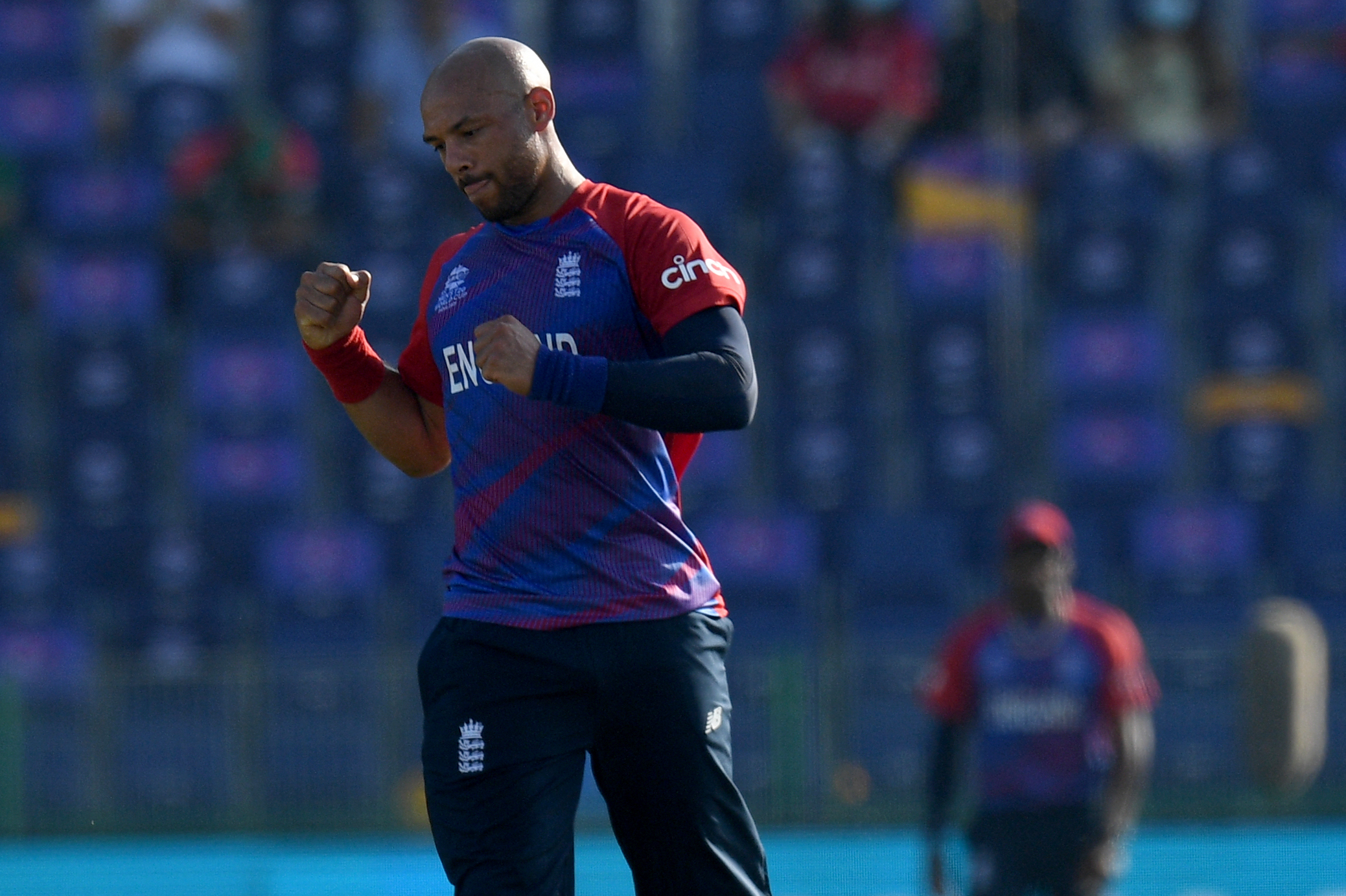 T20 WC: सेमीफाइनल से पहले ENGLAND के लिए आयी बुरी खबर, यह तेज गेंदबाज हुआ WORLD CUP से बाहर