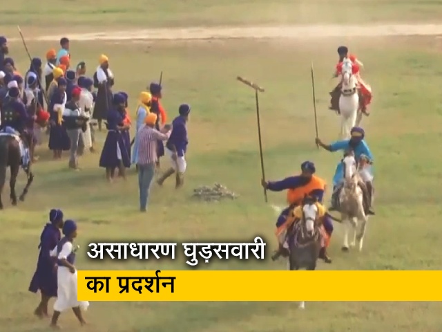 बंदी छोड़ दिवस पर निहंग सिखों ने घुड़सवारी के असाधारण कौशल का किया प्रदर्शन