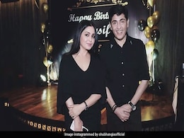 विभूति के बर्थडे पार्टी पर इस अंदाज में दिखीं अंगूरी भाभी-मनमोहन तिवारी, हप्पू सिंह और गोरी मेम, देखें Photos विभूति के बर्थडे पार्टी पर इस अंदाज में दिखीं अंगूरी भाभी-मनमोहन तिवारी, हप्पू सिंह और गोरी मेम, देखें Photos