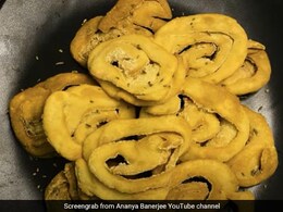 Watch: How To Make Crispy And Flaky Verki Poori For The Festive Fare