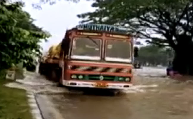 Video: Highway Near Chennai Flooded, 3,000 In Relief Camps After Rain
