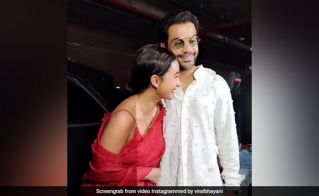 एयरपोर्ट पर पैपराजी ने पत्रलेखा को कहा भाभी जी, सुनकर खूब हंसे राजकुमार राव- देखें Video