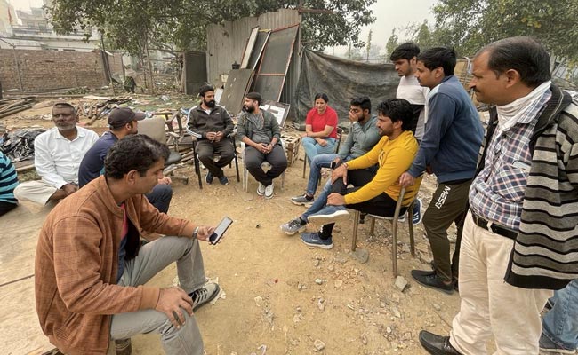 Protesters Block <i>Namaz</i> Again In Gurgaon: 'Will Build Volleyball Court'