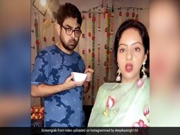 दीपिका सिंह ने पति की डाइटिंग बनाया मजाक, वीडियो में बोलीं- बिंदास बर्गर पिज्जा समोसा खाओ दीपिका सिंह ने पति की डाइटिंग बनाया मजाक, वीडियो में बोलीं- बिंदास बर्गर पिज्जा समोसा खाओ