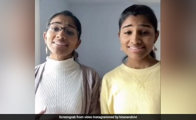 जुडवां बहनों ने जादुई आवाज में बिखेरे जलवे, विदेशी गाना गाकर बटोरी लोगों की तारीफें