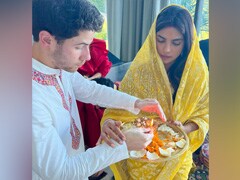 Inside Priyanka Chopra And Nick Jonas' Diwali Puja In California