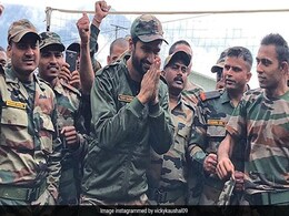 Bear Grylls संग एडवेंचर करेंगे Vicky Kaushal, लोगों ने कहा- जोश हाई है Bear Grylls संग एडवेंचर करेंगे Vicky Kaushal, लोगों ने कहा- जोश हाई है