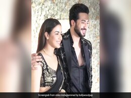 अली के सामने ‘भाभी’ कहे जाने पर जैस्मिन भसीन ने यूं किया रिएक्ट, फैन्स बोले- लड़की शर्मा गई...देखें Video अली के सामने ‘भाभी’ कहे जाने पर जैस्मिन भसीन ने यूं किया रिएक्ट, फैन्स बोले- लड़की शर्मा गई...देखें Video