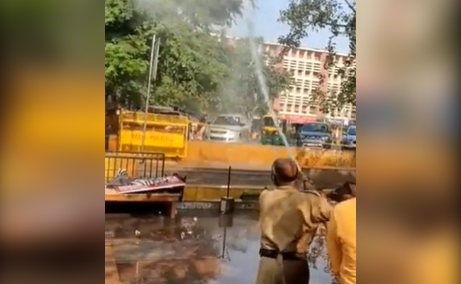 कनॉट प्लेस के हनुमान मंदिर के बाहर की सूरत बदली, VIDEO देखें