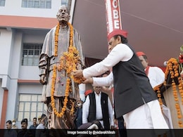 जिन्ना के 'जिन्न' पर फिर क्यों लौटे अखिलेश यादव? समझें इसके मायने और सियासी गणित जिन्ना के 'जिन्न' पर फिर क्यों लौटे अखिलेश यादव? समझें इसके मायने और सियासी गणित