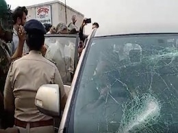 BJP सांसद ने कहा 'बेरोजगार दारूबाज' तो गुस्साए किसानों ने की नारेबाजी, तोड़ दिए कार के शीशे BJP सांसद ने कहा 'बेरोजगार दारूबाज' तो गुस्साए किसानों ने की नारेबाजी, तोड़ दिए कार के शीशे