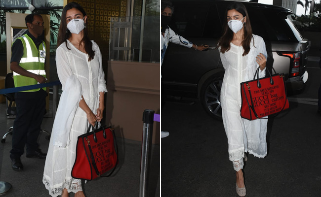Alia Bhatt Adds A Chic Rs 1.8 Lakh Gucci Bag To Her Ethnic Travel Look In A White <i>Salwar</i> Suit