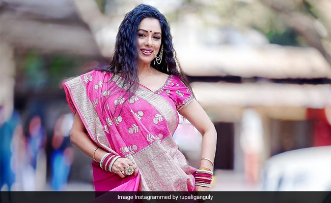 Anupamaa Desi Look: अनुपमा के देसी लुक ने जीता फैंस का दिल, बोले- आपने काव्या को पीछे छोड़ दिया